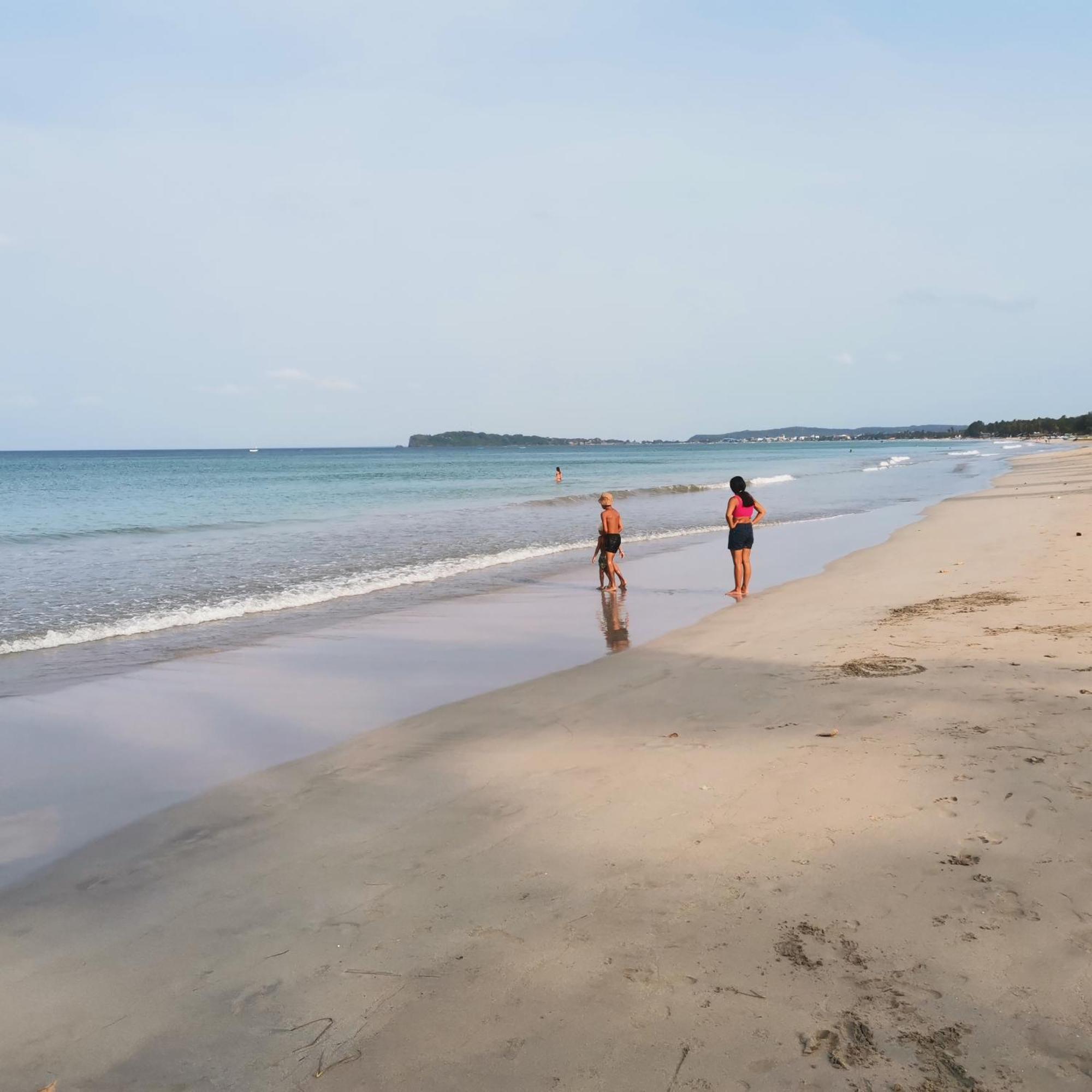 Surf Reef Beach Тринкомали Экстерьер фото